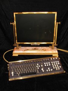 Jake von Slatt's Steampunk Monitor and Keyboard