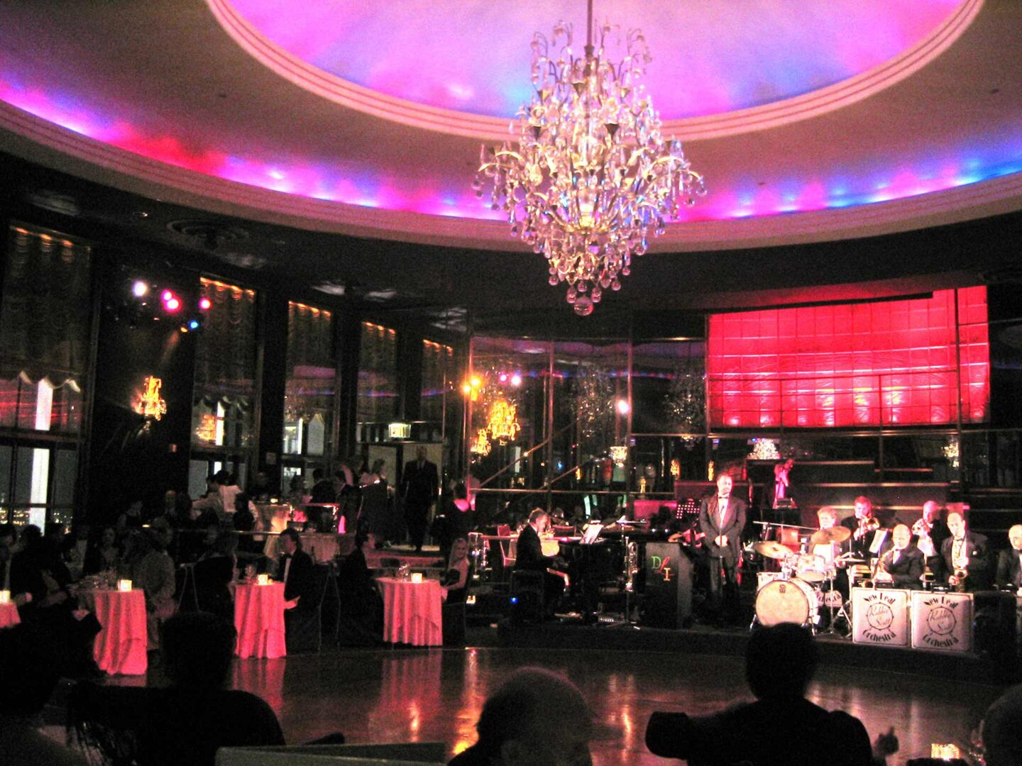 Photograph of the Rainbow Room nightclub, Rockefeller Center, New York, USA. By bradfordschultze - Photograph by user: bradfordschultze,
